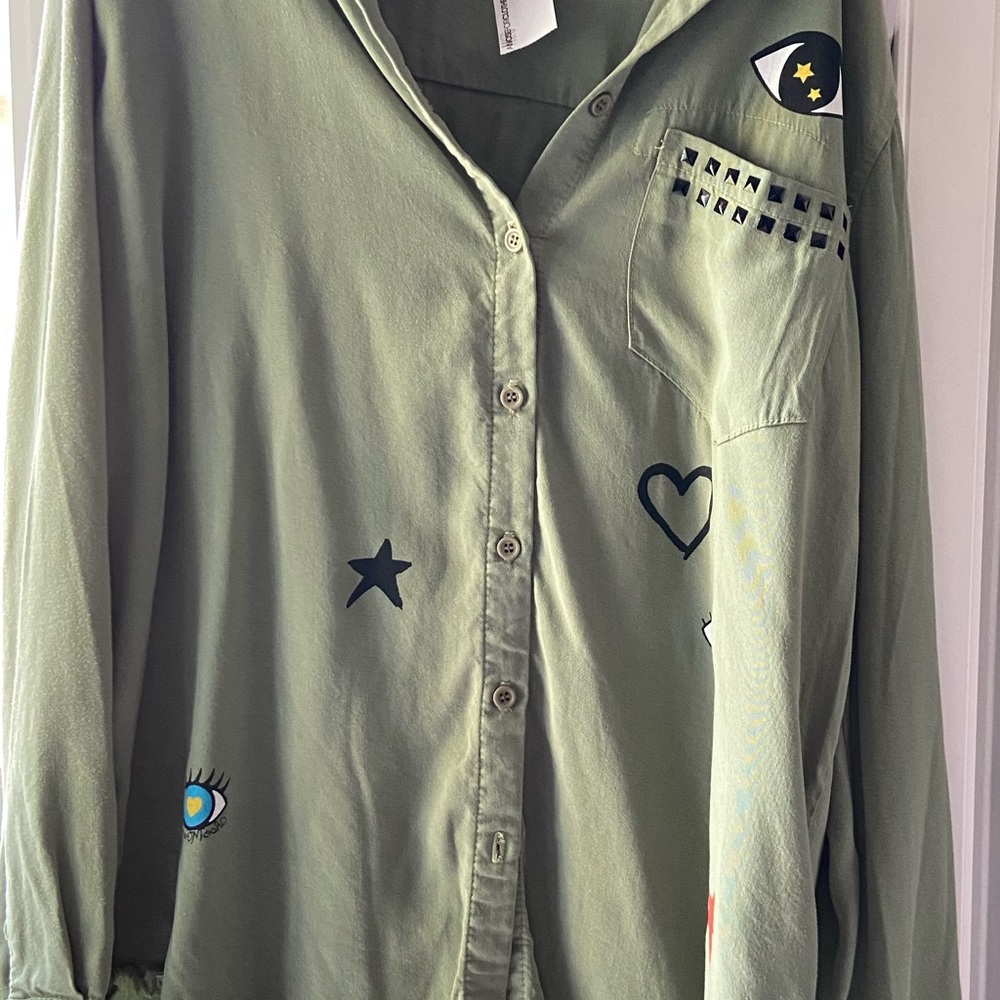 Long sleeve shirt .new with tags on ..was bought for $189.00 .